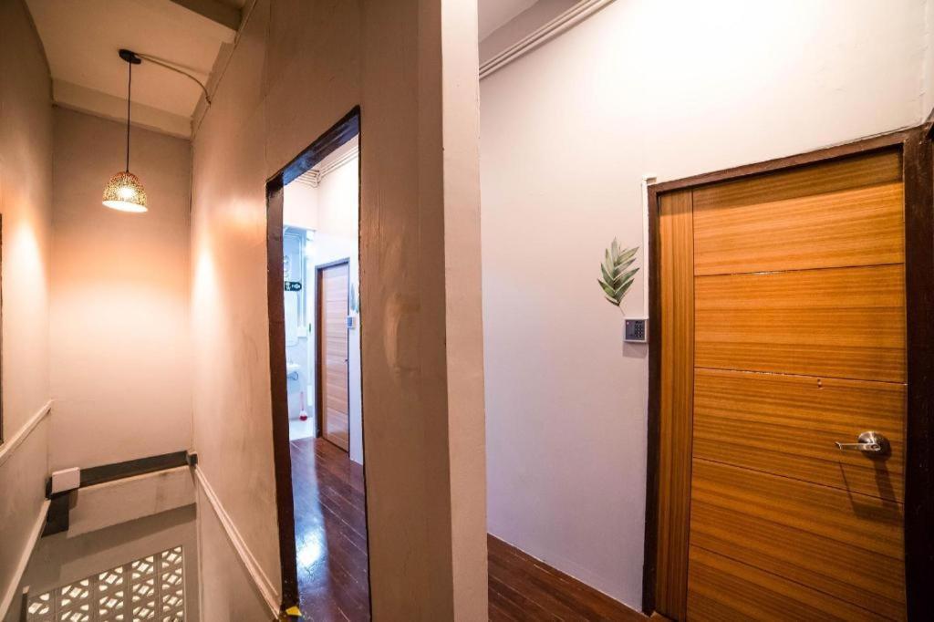 Oyo 480 Lemon Siam Hostel Bangkok Esterno foto