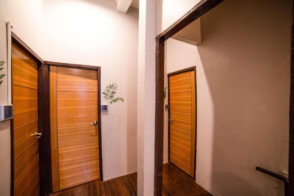 Oyo 480 Lemon Siam Hostel Bangkok Esterno foto