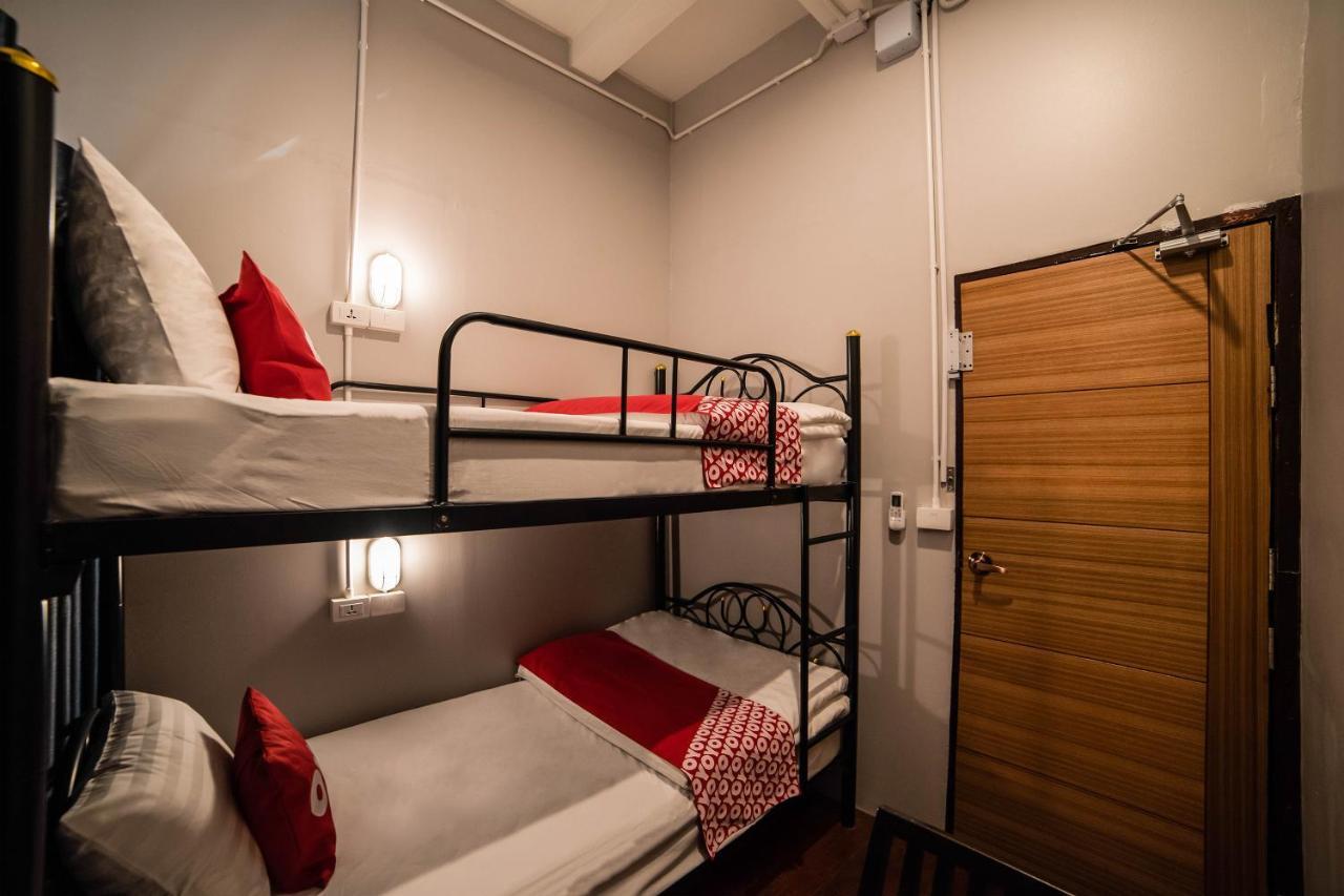Oyo 480 Lemon Siam Hostel Bangkok Esterno foto